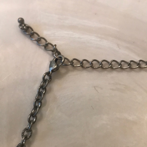 Silver statement flower necklace - Picture 2 of 2